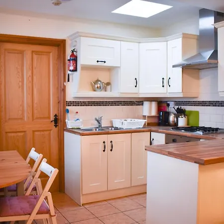 Apartment Central 3 Bedroom Townhouse Near O'connell Street