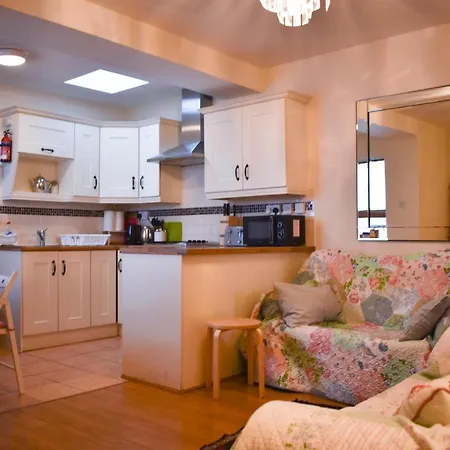 Apartment Central 3 Bedroom Townhouse Near O'connell Street