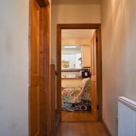 Central 3 Bedroom Townhouse Near O'connell Street *