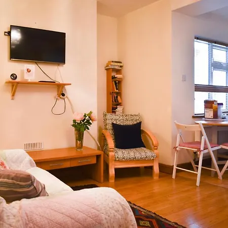 Central 3 Bedroom Townhouse Near O'connell Street * Dublin